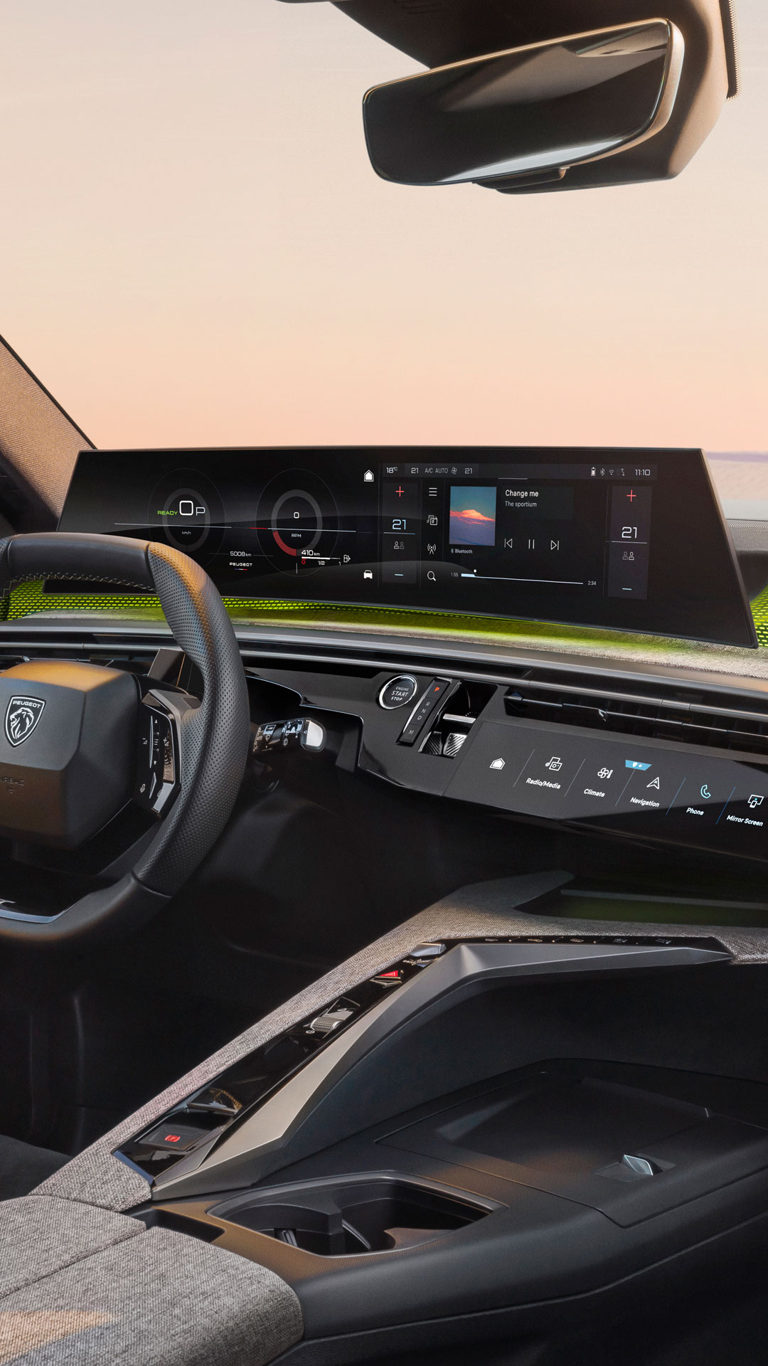 Panoramic PEUGEOT i-Cockpit 5008 Hybrid