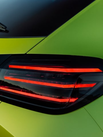 PEUGEOT 208 – tylna sygnatura świetlna