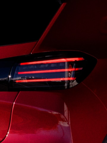 PEUGEOT E‑208 – tylna sygnatura świetlna
