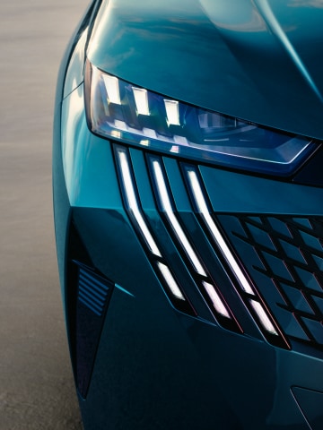 PEUGEOT 3008 Plug‑in Hybrid – światła przednie w technologii Pixel LED