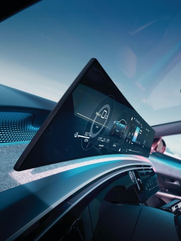 PEUGEOT E‑3008 – panoramiczny ekran nad deską rozdzielczą