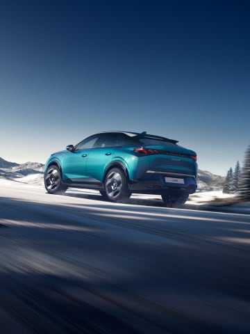 PEUGEOT E‑3008 Dual Motor Launch Edition na drodze