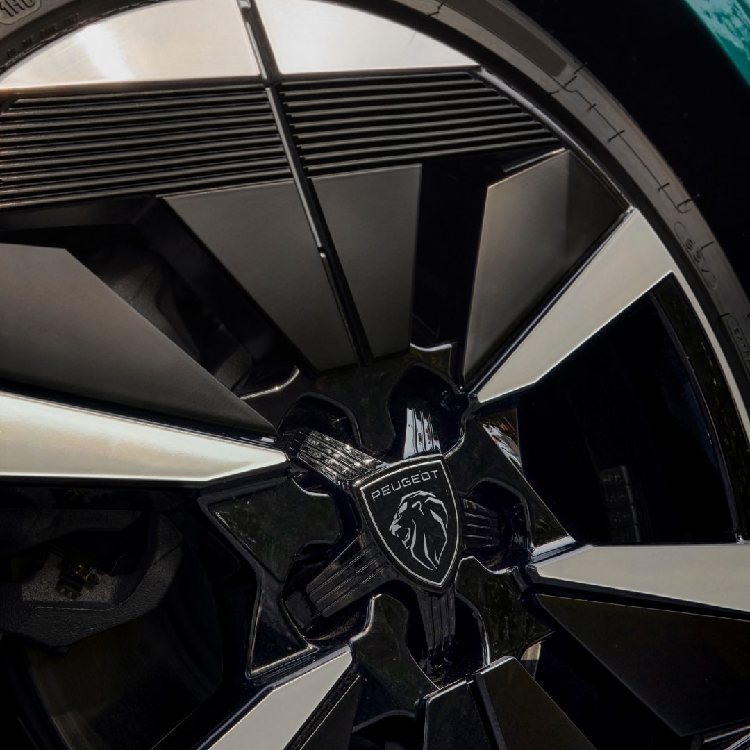 Nowy PEUGEOT E-308 – widok z tyłu