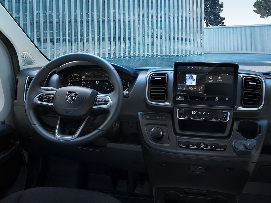 New PEUGEOT E-BOXER driving station