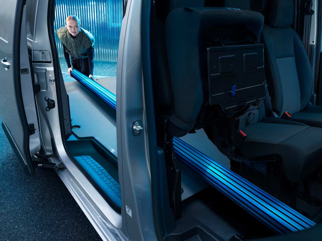 PEUGEOT E-EXPERT przestrzeń modularna