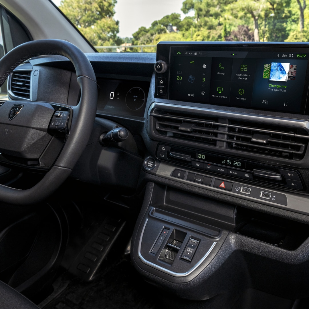 PEUGEOT Expert – ergonomiczny kokpit