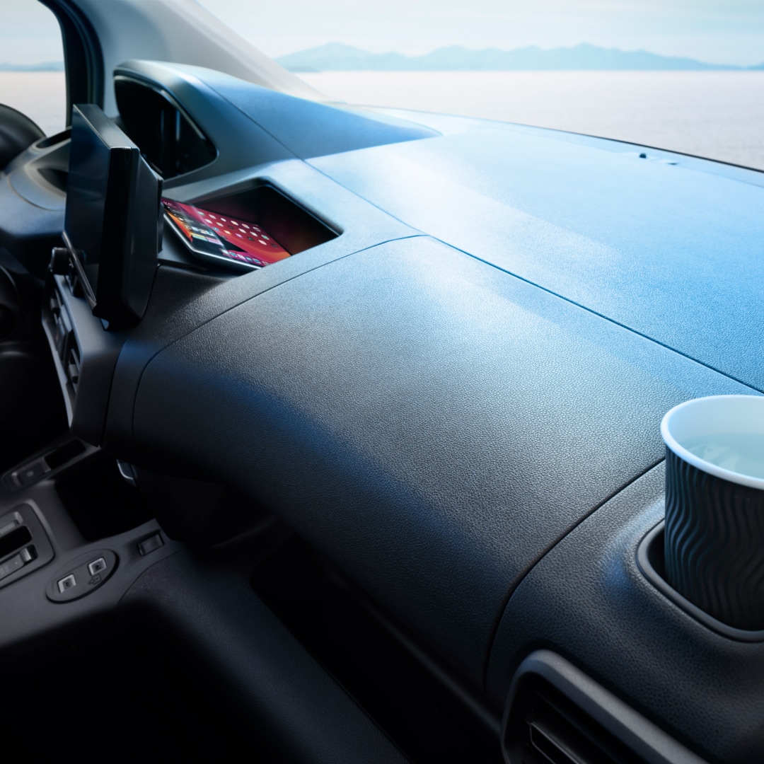 PEUGEOT PARTNER dashboard storage compartment