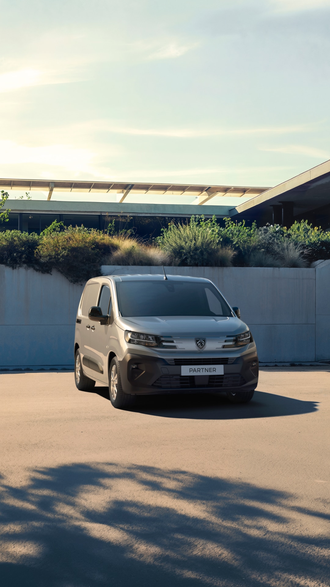 PEUGEOT Partner Van front view