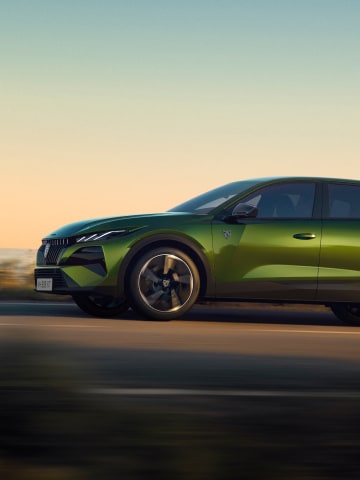 New PEUGEOT E-408