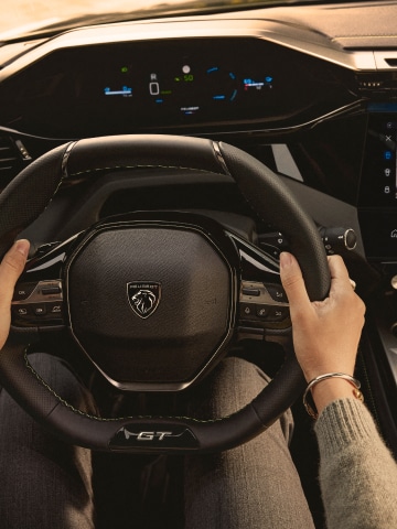 New PEUGEOT E-408 i-Cockpit